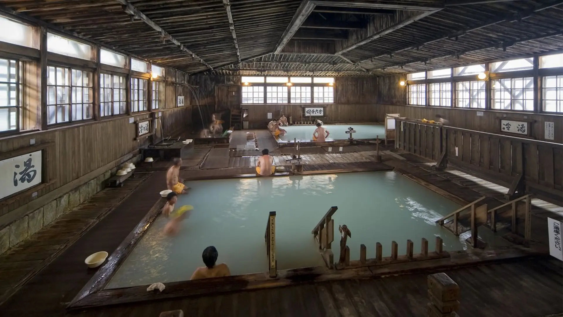 Onsen Ryokan vs Day Onsen: Two Paths to the Same Water